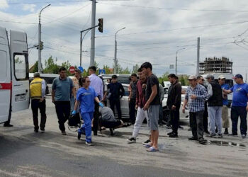 Бишкекте жол кырсыгы катталып, 4 адам жаракат алганы маалымдалды