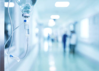 Жалал-Абадда мектептеги жыттан улам ооруканага түшкөн окуучулардын 28и дарыгердин көзөмөлүндө