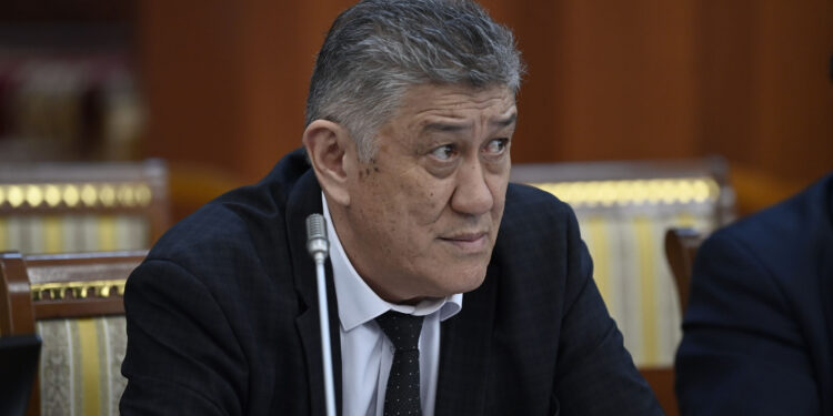 Жогорку Кеңеш «Элдик Курултай жөнүндөгү» мыйзамдын долбоорун экинчи окууда жактырды