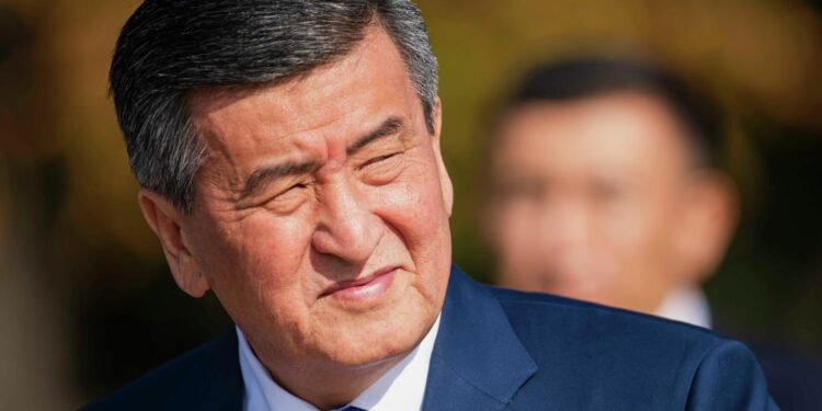 Депутат Акылбек Түмөнбаев: «Жээнбековдон экс-президент макамын алууну көтөрөм»