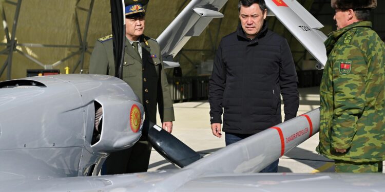 «Бул башталышы гана». Садыр Жапаров чек араны коргоо үчүн сатып алынган техниканы эсептеди