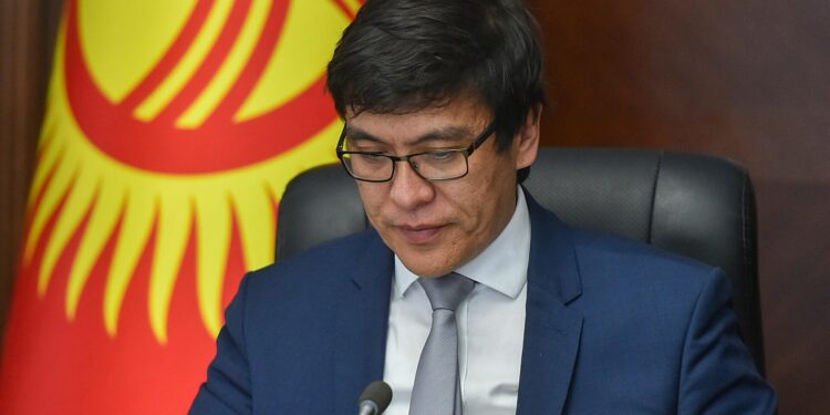 Жогорку Кеңеш Эдил Байсаловду кызматтан бошотуу сунушун президентке жөнөттү