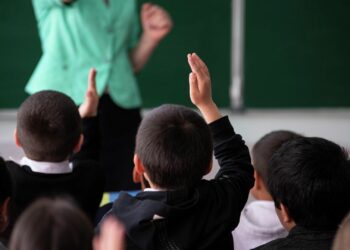 “Жылдын мыкты мугалими” жана “Жылдын мыкты тарбиячысы” сынагы жыл сайын өтөт