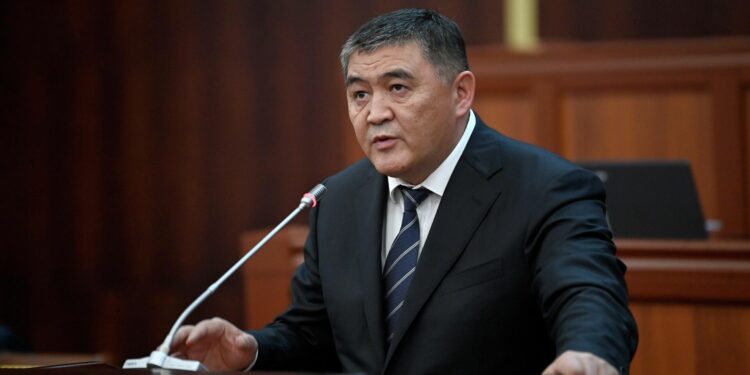 Ташиев Ноокат жолунун курулушун жеке көзөмөлүнө алды