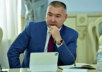 Президенттин иш башкаруучусу Баткендеги үйлөр боюнча: «Акчасын алып, ишин бүтүрбөй качып кеткендер да бар»