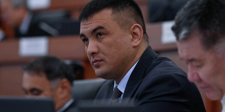 Депутат аскер кызматкерлерине ипотекалык насыя берүү шарттарына өзгөртүү киргизүү маселесин көтөрдү