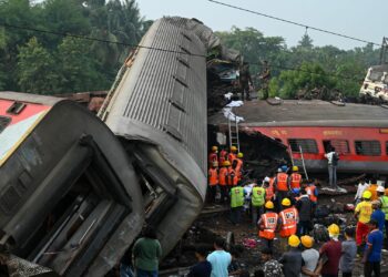 Индиядагы поезддердин кагылышуусу. Жаракат алгандардын арасында Кыргыз жарандары жок
