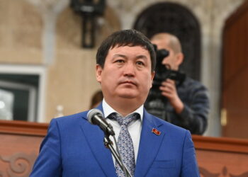 «Эң аз экен да ээ». Жусупбек Коргонбай уулу депутат каза болсо, канча акча төлөнөрүн сурады