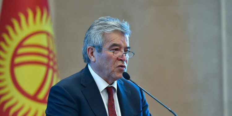 «Миллиондой кандаштарыбыздын тынччылыгын эсибизден чыгарбайлы». Мамлекеттик катчы Орусиядагы кырдаал боюнча үн катты