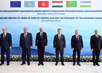 Чолпон-Атада Борбор Азия мамлекет башчыларынын жана Европа Кеңешинин президенттеринин жолугушуусу башталды