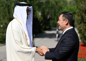 Садыр Жапаров менен Катардын эмиринин расмий жолугушуу аземи болуп өттү