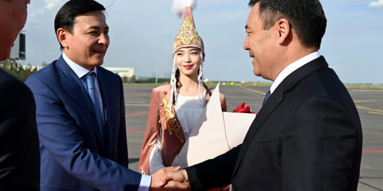 Садыр Жапаров Астанага иш сапары менен барды