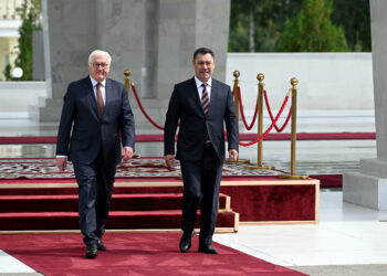 Бишкекте Садыр Жапаров менен Франк-Вальтер Штайнмайердин расмий жолугушуу аземи болуп өттү