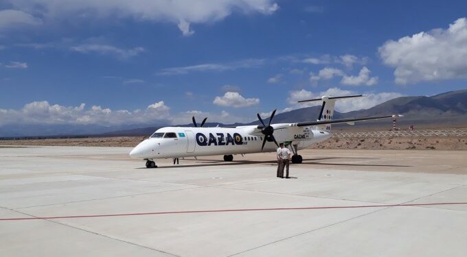 «Ысык-Көл» аэропорту туристтик сезондо Алматыдан биринчи каттамды кабыл алды