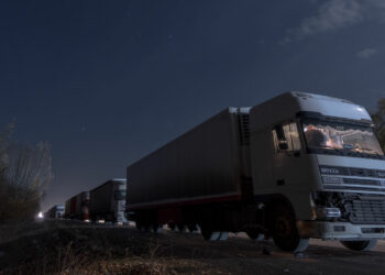 1-сентябрга чейин жүк ташуучу унаалардын күн ысыкта жолго чыгуусуна убактылуу чектөө киргизилди