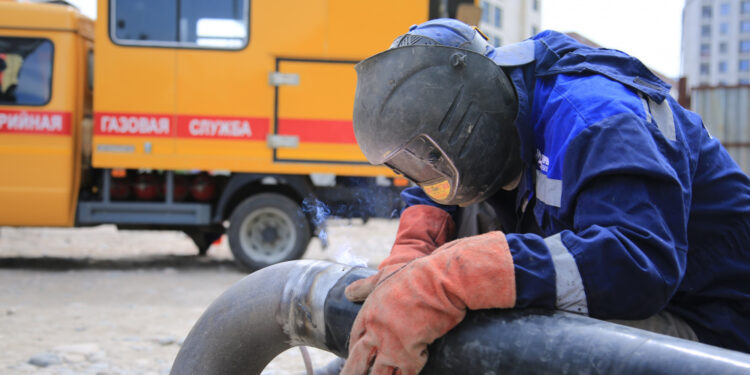 Калкка жаратылыш газын кошууга пайызсыз насыя берилеби? Өкмөттө жыйын өттү