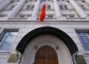 Орусиядагы элчилик Кыргыз жарандарына Украинага чектеш аймактарга барбоого чакырат