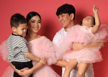 Гүлжигит Калыков жаңы ак өргөөсү менен тааныштырды (видео)