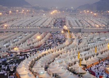 Кыргыз өлкөсүнөн барган зыяратчылар Меккеден Минага көчүп келишти