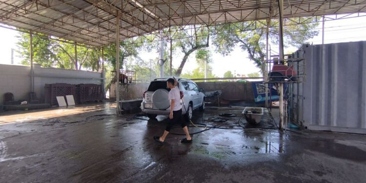 Мэрия: Бишкекте мончолор жана унаа жуучу жайлар убактылуу жабылууда