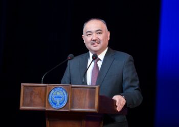 Шакиев Кыргыз улуттук агрардык университетине Чыңгыз Айтматовдун ысымын ыйгарууну сунуштады