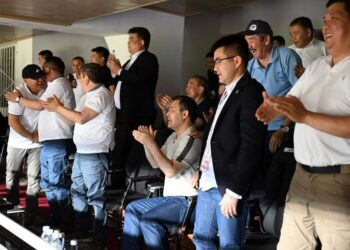 Садыр Жапаров Кыргызстан менен Ирандын курамаларынын футбол беттешине барды