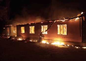 Жалал-Абадда чайканадан өрт чыгып, 2 киши каза болду