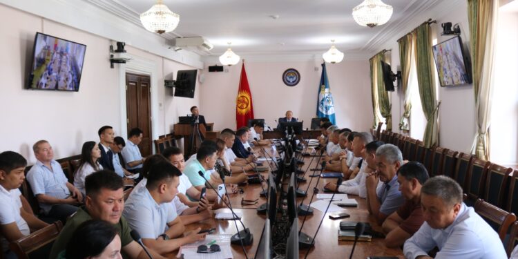 Курулуш компаниялар Бишкектин айрым жолдорун салуу үчүн жардам бермей болушту