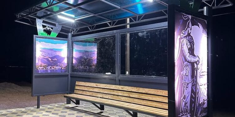 Садыр Жапаров дааратканага окшош аялдаманын ордуна курулган жаңысын көрсөттү