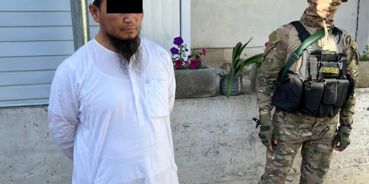 Экстремисттик уюм түзүүгө шектелип 15 жаран милиция бөлүмүнө жеткирилди