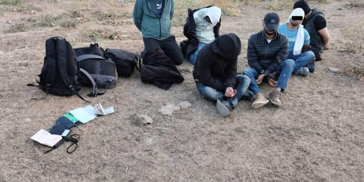 Бангладештин 4 жараны Кыргызстандан Өзбекстанга чек араны мыйзамсыз кесип өтүүгө шектелип кармалды