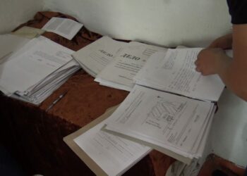 Талас облусунда жерди мыйзамсыз менчикке өткөрүүгө шектелип мамлекеттик кызматкерлер кармалды