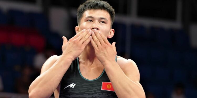 Жаштар арасында (U23) Асан Жанышов Азия чемпиону болду