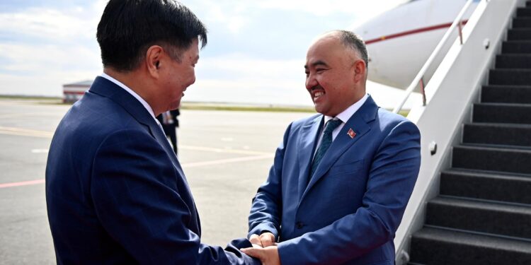 Төрага Нурланбек Шакиевдин Казакстанга болгон расмий иш сапары башталды