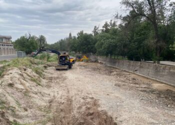 Ала-Арча дарыясын он жылдан бери биринчи жолу тазалоо иштери башталды