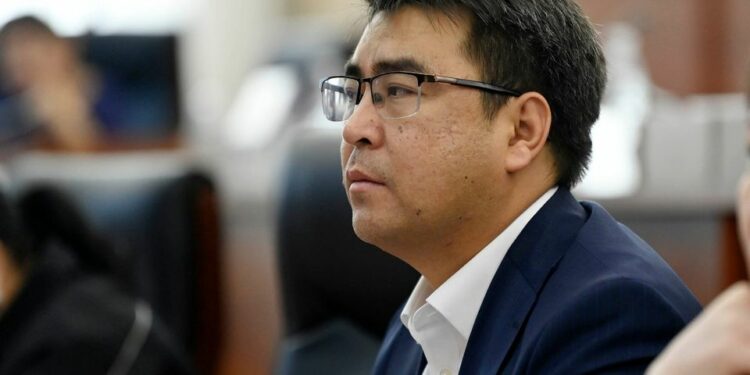 Депутат Акаев: «Бүгүнкү күндө 1800 бала бакча куруу зарыл»