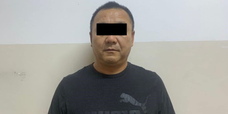 Кытай жараны “Манас” аэропортунан жасалма паспорт менен кармалды