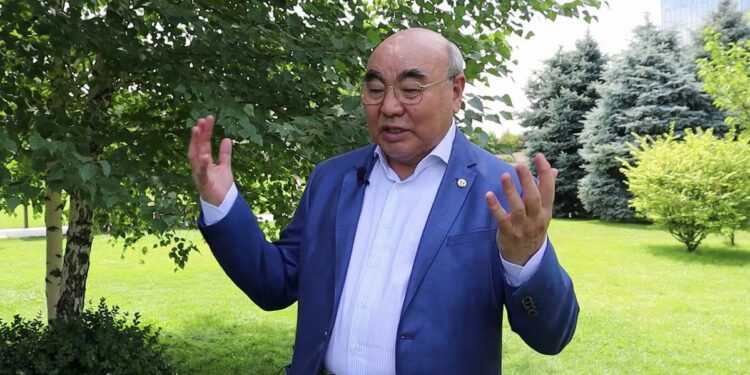 Лекция эмес… Акаев Кыргызстанга пенсияга чыккандан кийин кайтам дейт
