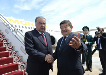 Тажикстандын президенти Эмомали Рахмон Кыргызстанга келди