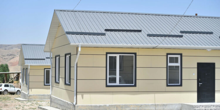 Тажикстандын кол салуусунда тыптыйпыл талкаланган Капчыгайдын азыркы көрүнүшү. Видео