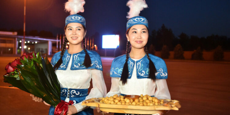 Германиянын президенти Бишкекте… Аны кандай тосуп алышты?