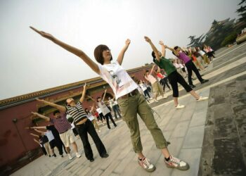 Салам, физкульт! Ошто шаар тургундары үчүн таңкы көнүгүүлөр өткөрүлөт