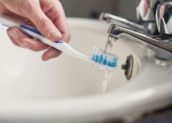 «Тиш жууп жатканда кранды жабыңыз». Бишкек мэриясы сууну сарамжалдуу пайдаланууга чакырды