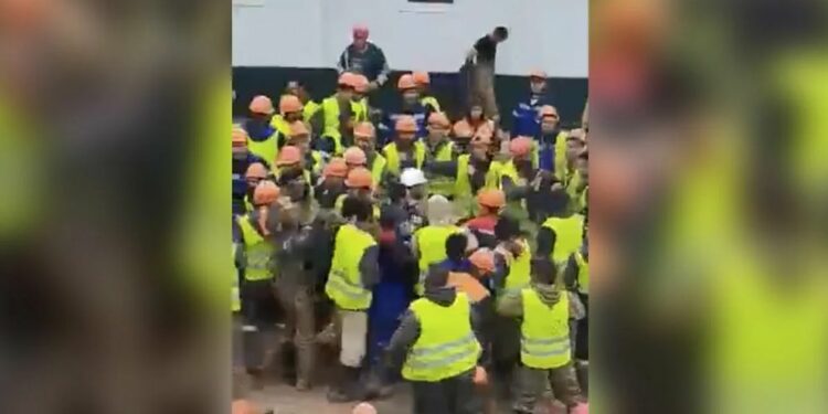 Иркутскта 300дөй мигрант мушташып кеткен. Алардын Кыргыз жана Тажик жарандары экени маалымдалууда