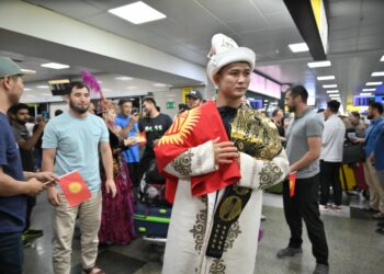 Brave CF чемпиону болгон Немат Абдрашитовду аэропорттон тосуп алышты