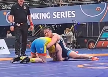 Мээрим Жуманазарова Азия чемпиондугунда мурдун канаткан казак балбанын жеңди (видео)