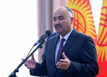 Нурланбек Шакиев: «Депутаттар өзгөчө Куралдуу күчтөргө тиешелүү мыйзамдарды ар дайым колдоп келебиз»