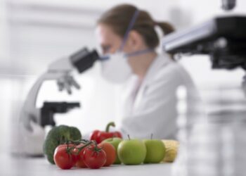 Санэпидем борбору: «Инфекция жемиштерди жуубай жегендиктен көбөйүүдө»