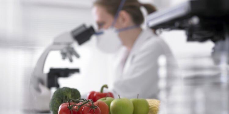 Санэпидем борбору: «Инфекция жемиштерди жуубай жегендиктен көбөйүүдө»