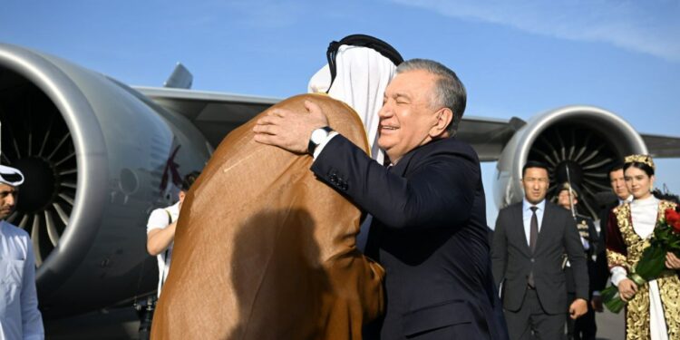 Бүгүн Бишкекке келе турган Катардын эмирин Өзбекстанда кандай тосуп алышты?